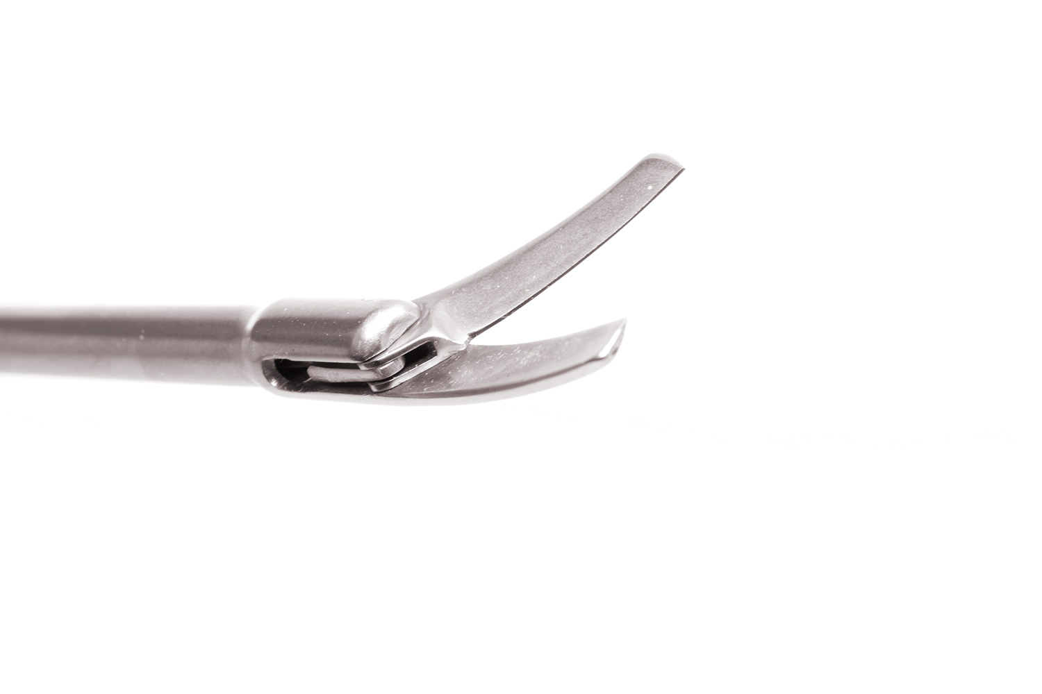 Ножницы эндоскопические  поворотные  с одной подвижной браншей (правоизогнутые)
